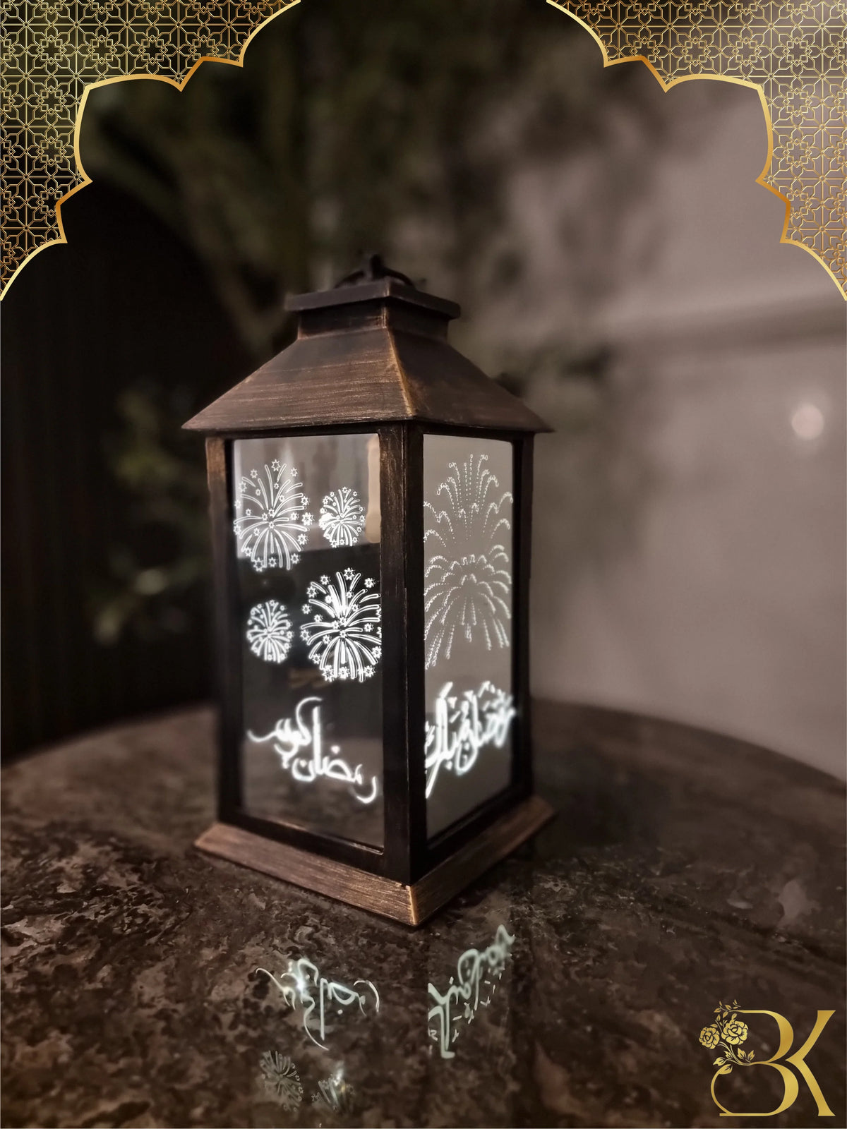 Plastic and glass Ramadan lantern for festive home decoration فانوس رمضان مصنوع من البلاستيك والزجاج