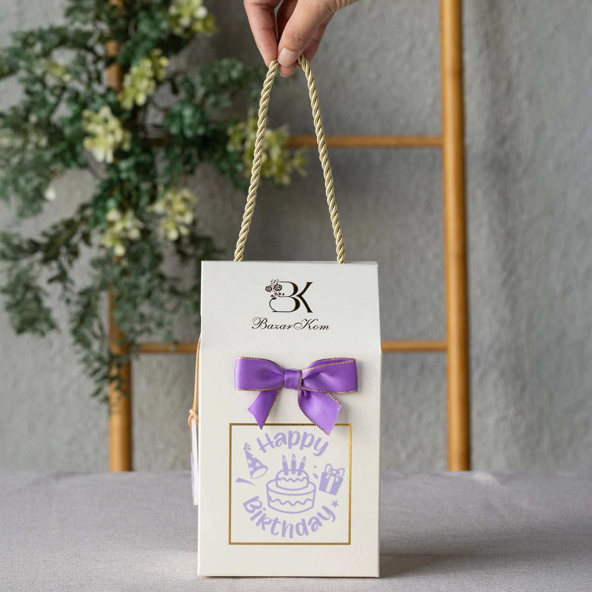 Christmas gift ideas and festive giveaway gifts for guests Christmas & New Year Favors